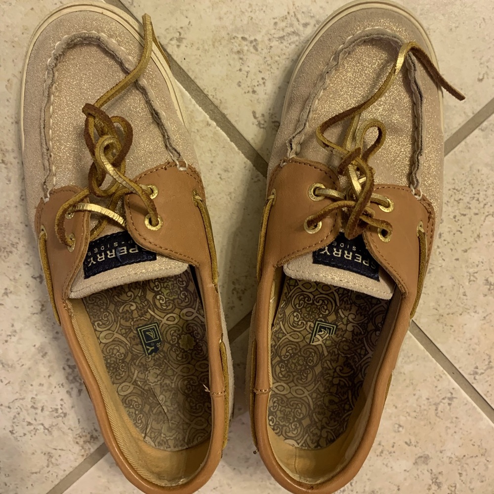 Sperry gold shoes. Size 8 women’s. Only worn once.